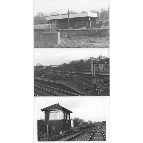 267 - Railway. Infrastructure. A good collection of approx. 250, black and white prints, with a few postca... 