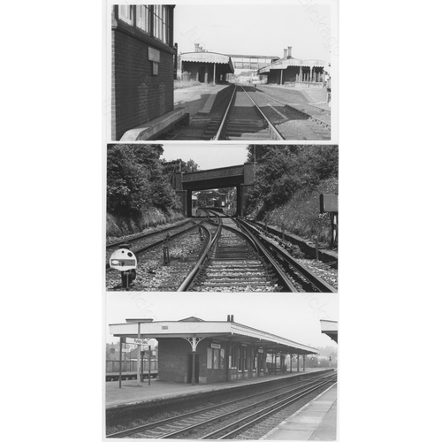 267 - Railway. Infrastructure. A good collection of approx. 250, black and white prints, with a few postca... 