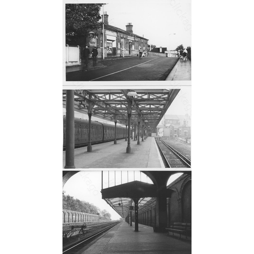 267 - Railway. Infrastructure. A good collection of approx. 250, black and white prints, with a few postca... 