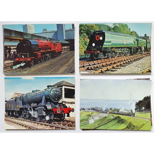 271 - Railway. Postcards. A large collection of approx. 800+ colour and black and white commercial postcar... 