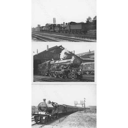 288 - Railway. B.R. Steam. A good collection of approx. 500, black and white, postcard size prints. The pr... 