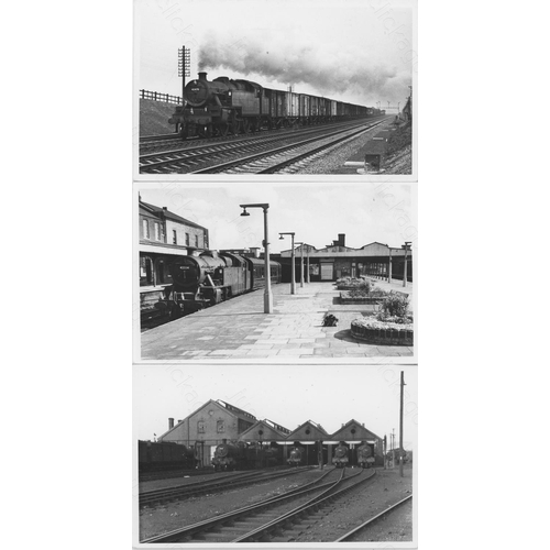 288 - Railway. B.R. Steam. A good collection of approx. 500, black and white, postcard size prints. The pr... 