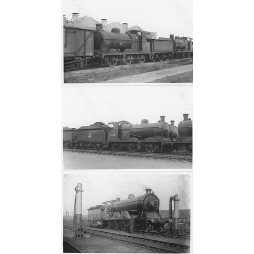 468 - Railway. B.R. Steam and some diesels. A box of Approx. 700, black and white, postcard size prints. S... 