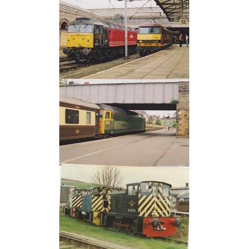 471 - Railway. Modern Traction. Two shoe boxes full of approx. 1300+, colour and black and white prints, m... 