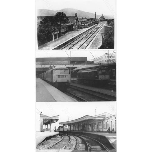 488 - Railway. Infrastructure - stations. A shoebox of approx. 500, mainly black and white, postcard size ... 