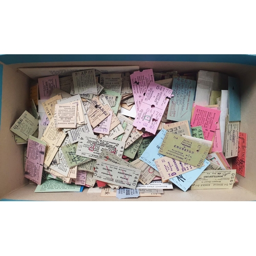 500 - Railway. Tickets. A shoe box of a few hundred British Railways and souvenir tickets. Some closed sta... 