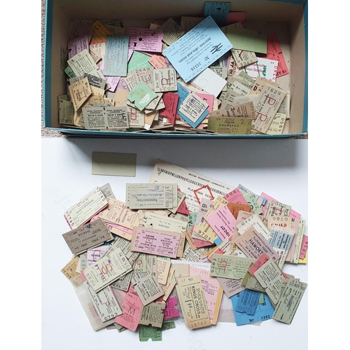 500 - Railway. Tickets. A shoe box of a few hundred British Railways and souvenir tickets. Some closed sta... 