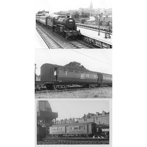 525 - Railway. Ex G.W.R. locomotives and B.R. infrastructure. We are delighted to offer these original dar... 