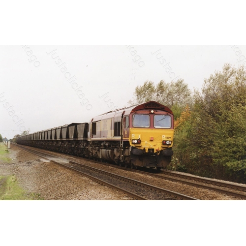 630 - Railway. A collection of approximately 9700 6x4in good quality photographic prints of Modern Tractio... 