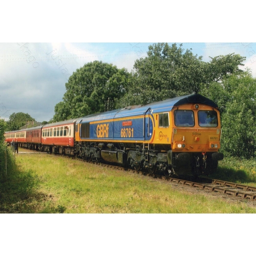 633 - Railway. Modern Traction. A collection of approximately 6500 6x4in good quality photographic prints ... 