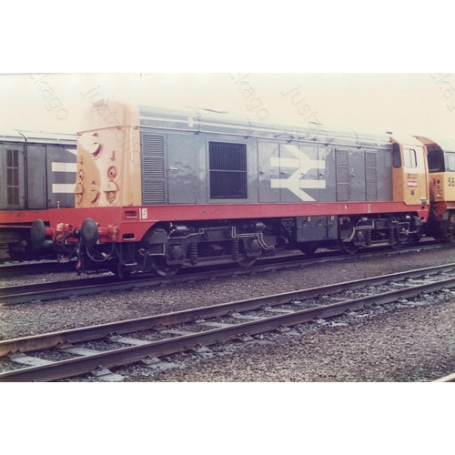 634 - Railway. Modern Traction. A collection of approximately 5900 good quality photographic prints of Mod... 