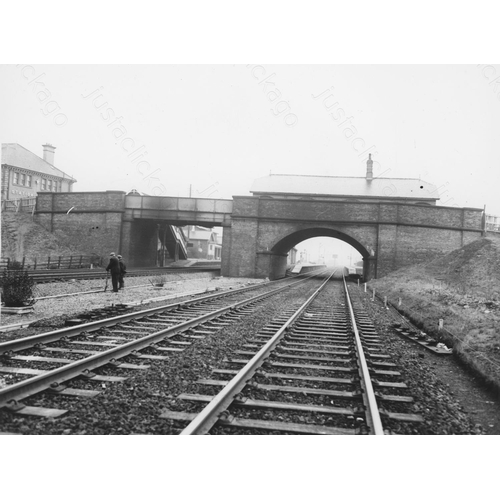 59 - Railway. Infrastructure. A fine collection of approx. 95, black and white prints, in various sizes, ...
