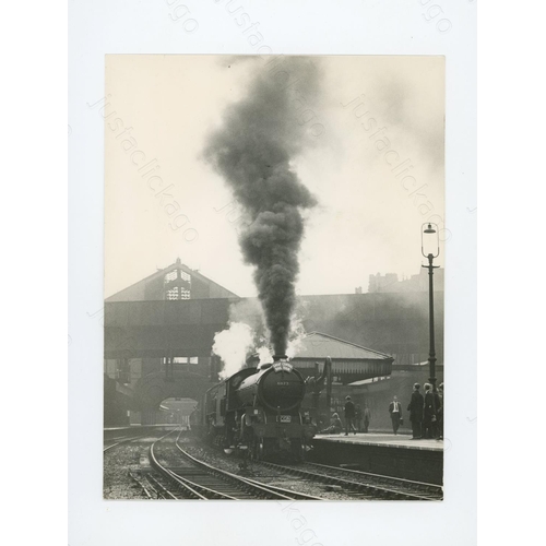 272 - Railway. Infrastructure. Part of the archive of John M.C. Healy. This selection of approx. 144 x 8.5... 