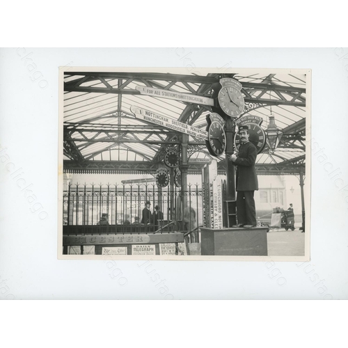 272 - Railway. Infrastructure. Part of the archive of John M.C. Healy. This selection of approx. 144 x 8.5... 