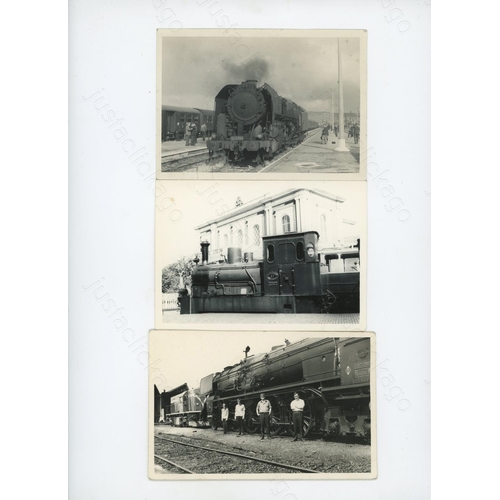298 - Railway. Overseas Traction -World. A small collection of approx. 115 black and white prints in assor... 