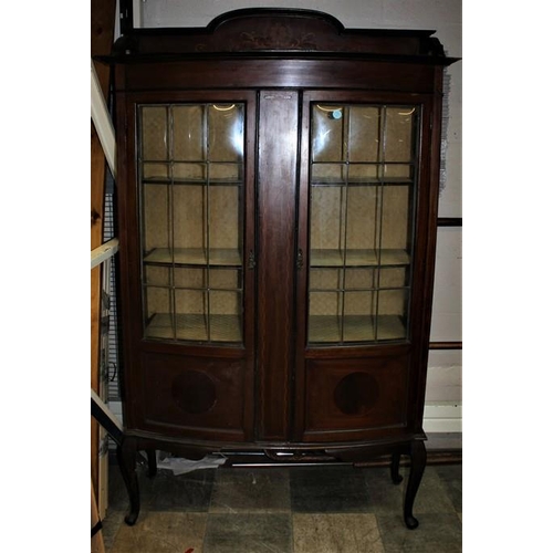 153 - TALL CHINA CABINET WITH LEAD LIGHT DOORS ON RAISED BASE