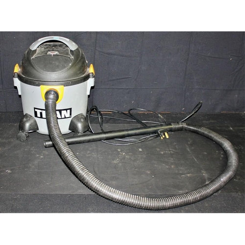 304 - TITAN DRY VACUUM CLEANER