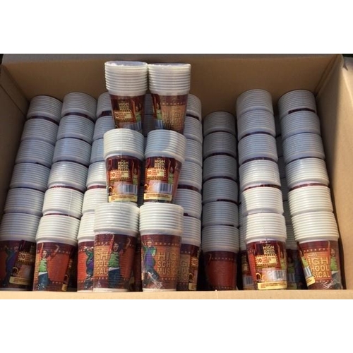 112 - BOX 200 INDIVIDUAL PACKS OF DISNEY HIGH SCHOOL MUSICAL PARTY CUPS & BOX 18 DISNEY HIGH SCHOOL MUSICA... 