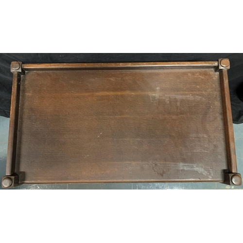 68 - WOODEN TRAY, OAK CARVED TABLETOP (1 STRUT FROM UNDERSIDE MISSING) & WOODEN FIRE SCREEN