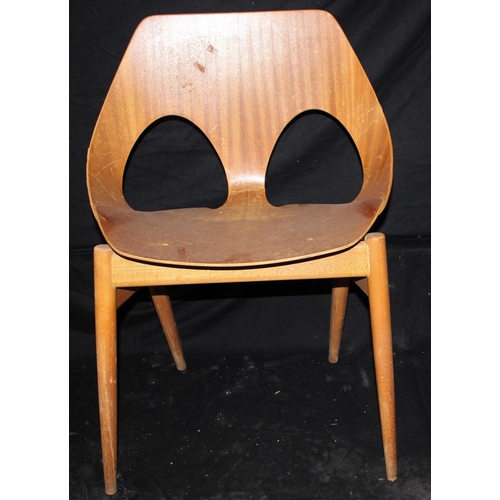 95 - SET OF 4 DANISH DESIGNED  KANDYA JASON PLYWOOD STACKABLE CHAIRS ON GENTLY TAPERING SPRAYED LEGS.  DE... 