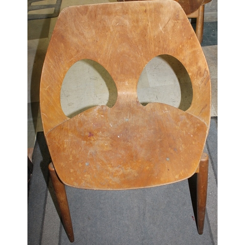 95 - SET OF 4 DANISH DESIGNED  KANDYA JASON PLYWOOD STACKABLE CHAIRS ON GENTLY TAPERING SPRAYED LEGS.  DE... 