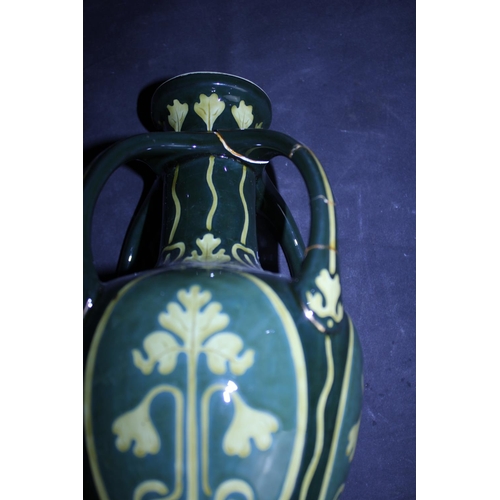 146 - W GERMAN POTTERY VASE (289-41), 4 HANDLE GREEN VASE (REPAIRED), VETTE PLANT POT, TALL BLUE & WHITE G... 