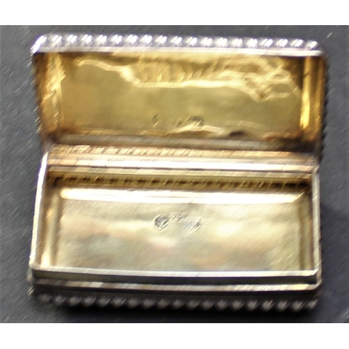 210 - SILVER SNUFF BOX (35g)