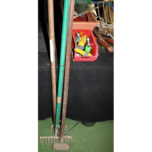 71 - VARIOUS GARDENING TOOLS