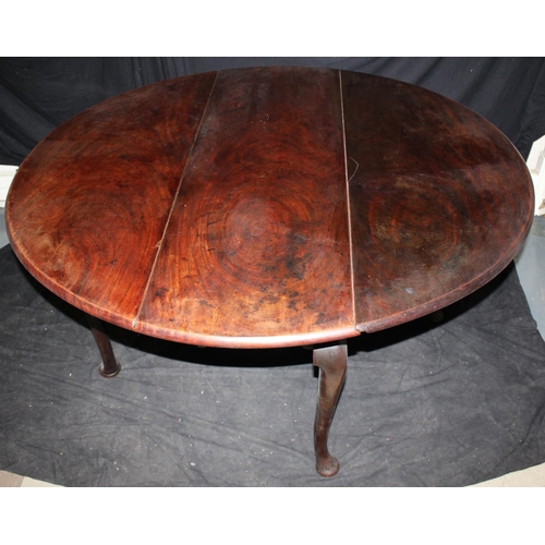 94 - MID 18th CENTURY DROP LEAF 6 SEAT DINING TABLE - SLIGHT DAMAGE TO ONE LEAF  (H71, W122, EXTENDED D13... 