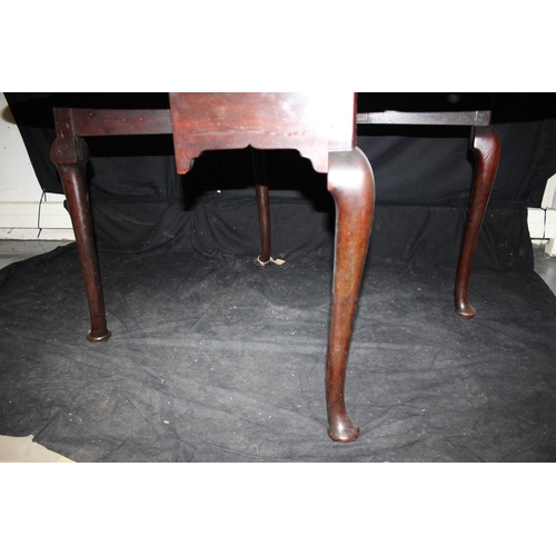 94 - MID 18th CENTURY DROP LEAF 6 SEAT DINING TABLE - SLIGHT DAMAGE TO ONE LEAF  (H71, W122, EXTENDED D13... 