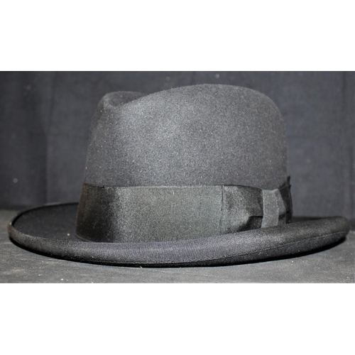 15A - 3 GENT'S HATS: 2 WITH HAT BOXES BRUYNINCKX TOP HAT & UNITES BOWLER HAT & BATTERSBY LONDON HOMBURG