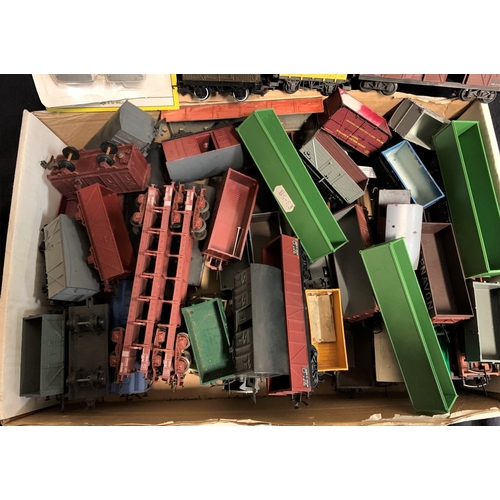 62 - BOX APPROX. 50 of 00 GAUGE TRUCKS & BODIES