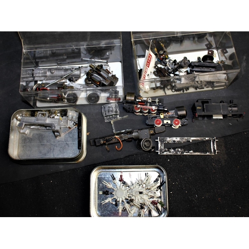 198 - VERY LARGE QUANTITY TT 3mm SPARES