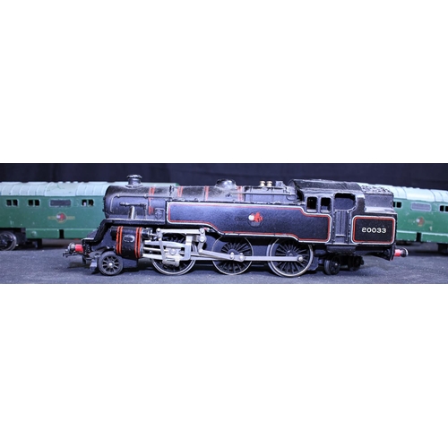 228 - 2 HORNBY DUBLO 00 GAUGE 2 RAIL DIESEL LOCOS BOTH GREEN CLASS 37  - BOTH UNBOXED & REQUIRING ATTENTIO... 