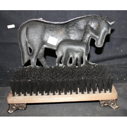 568 - @HORSEHEAD BOOT HOLDER