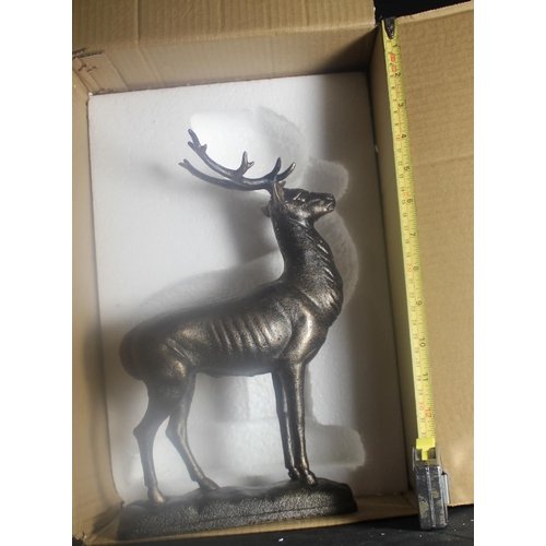 576 - @CAST DEER ON BASE FIGURE