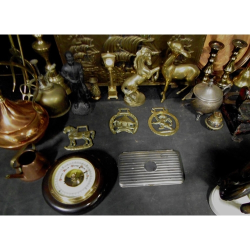 153 - MISCELLANEOUS ITEMS BRASS, COPPER, ORNAMENT ETC