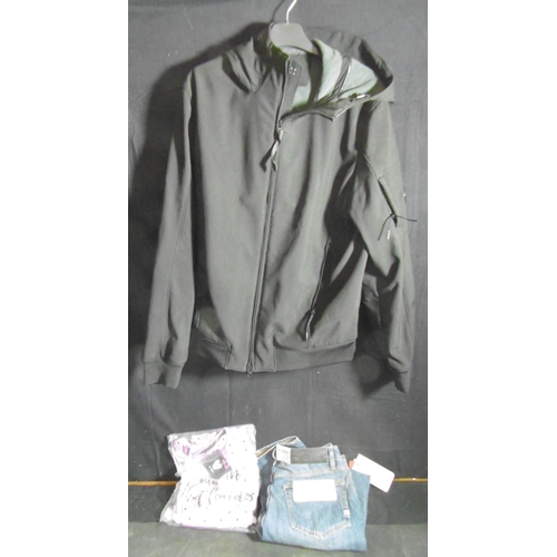 70 - @CP COMPANY SOFTSHELL TOP XL, PAIR ELEMENTS JEANS W31 & BY VERY PYJAMAS AGE 11-12