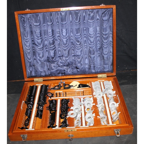 30 - OLD OPTICIANS EYE TEST GLASSES KIT