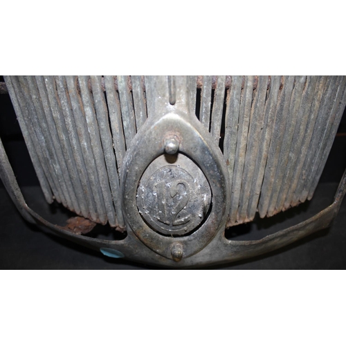 100 - AUSTIN CAR FRONT GRILL