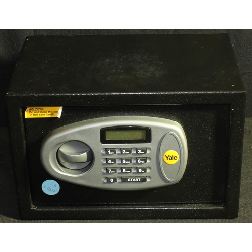 110 - PERSONAL DIGITAL SAFE - LOCKED - NO KEY OR CODE