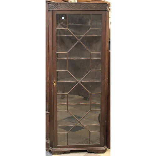 124 - 18 PANE CORNER DISPLAY CABINET - 1 PIECE OF MOULDING MISSING