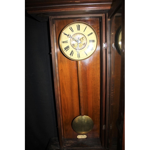 133 - PENDULUM WALL CLOCK