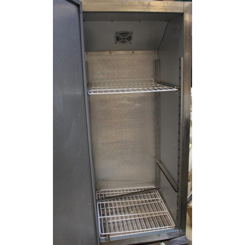 194 - POLAR G591 STAINLESS STEEL SINGLE DOOR UPRIGHT COMMERCIAL FRIDGE