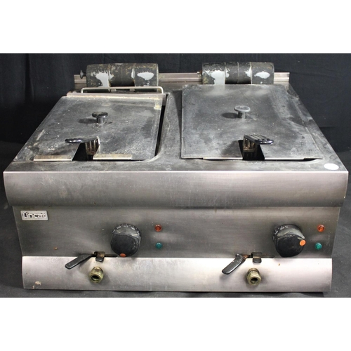 200 - LINCAT DOUBLE PAN ELECTRIC FRYER