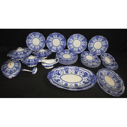 260 - LARGE BLUE & WHITE DINNER SERVICE