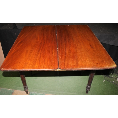 267 - MAHOGANY FLIP OVER TABLE ON TURNED LEGS