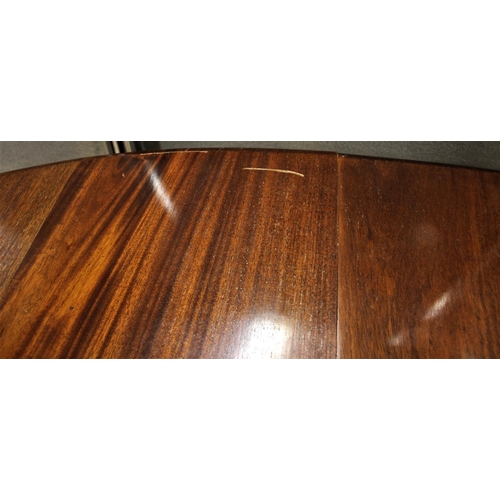 284 - OVAL TOP DINING TABLE ON BALL & CLAW FEET