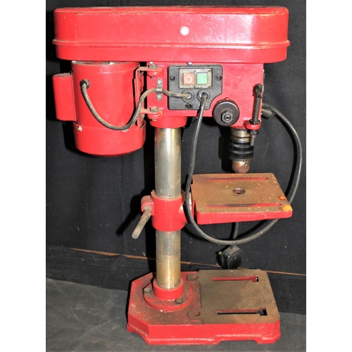 302 - POWER DEVIL BENCH PILLAR DRILL & WICKES SAW