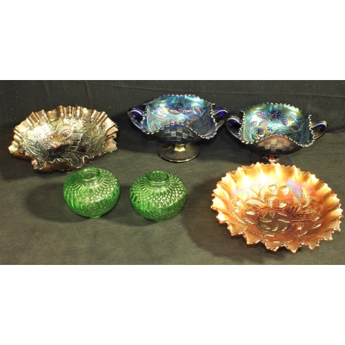 315 - 4 NORWOOD CARNIVAL GLASS BOWLS: PAIR ELECTRIC BLUE, STRAWBERRY, PEACOCK & URN PLUS 2 GREEN MOULD... 